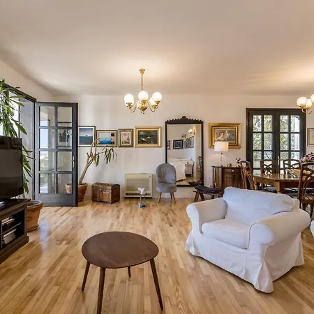 Soul House Pola شقة