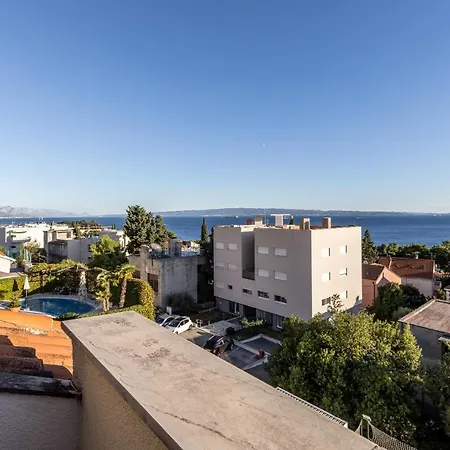 Soul House Pola Split